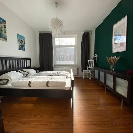 Altbauwohnung Mit Viel Charme In Zentraler Lage