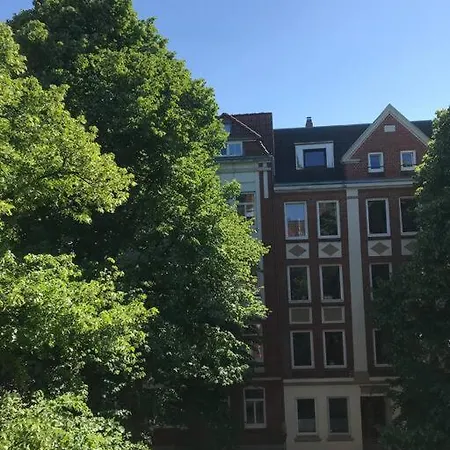 Altbauwohnung Mit Viel Charme In Zentraler Lage Apartment